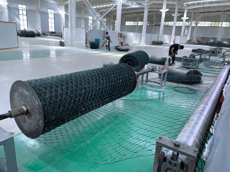 PET Gabion Wire Mesh Roll Manufacturing PET Gabion Wire Mesh Roll Manufacturing